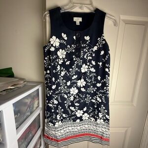 Size 2 Ann Taylor LOFT Navy Floral Dress with button detail and zippered side